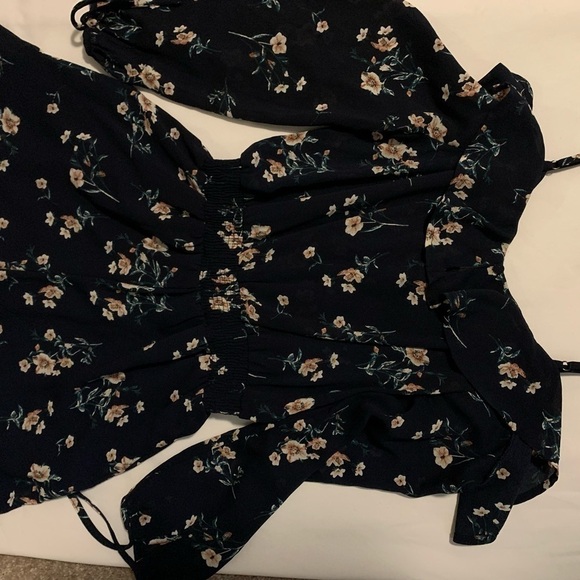 Blu Pepper shorts in size small.​ - Picture 5 of 5